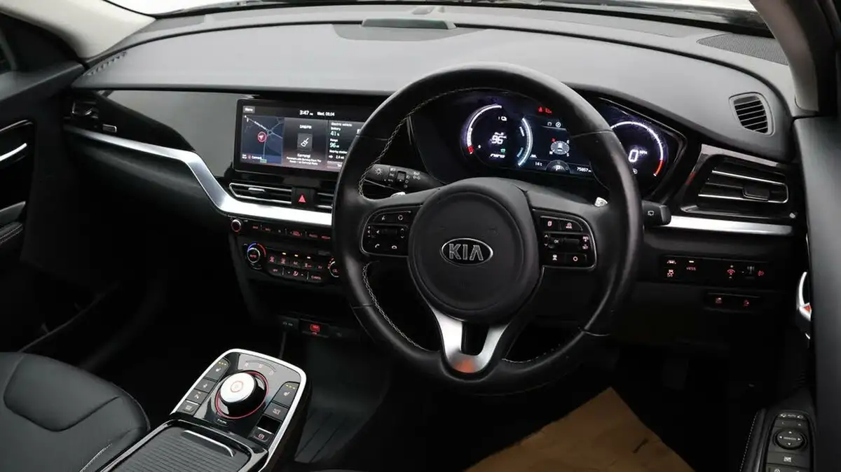 2021-kia-e-niro-ev-3-big-8