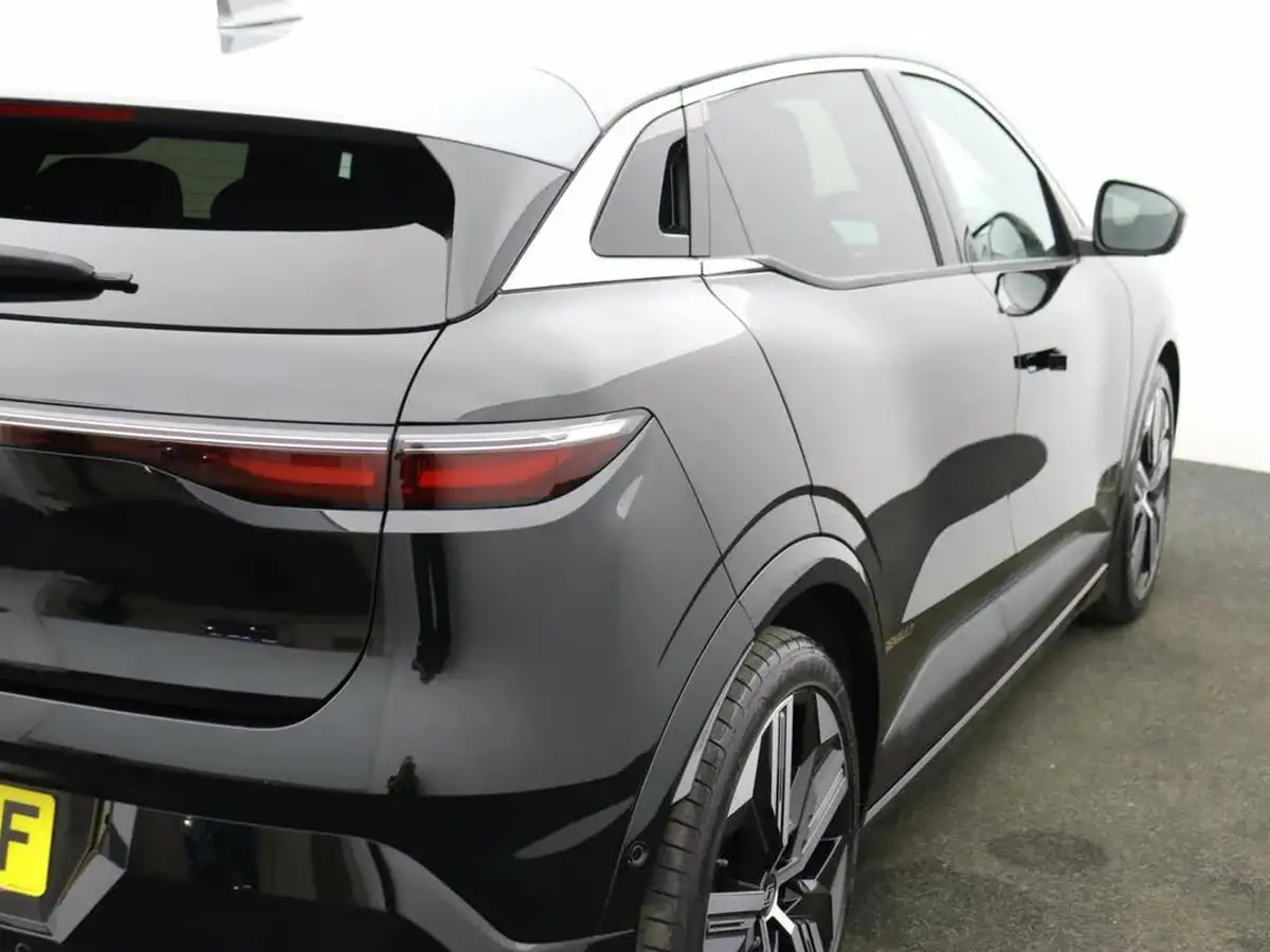 2023-renault-megane-e-tech-e-launch-edition-big-37