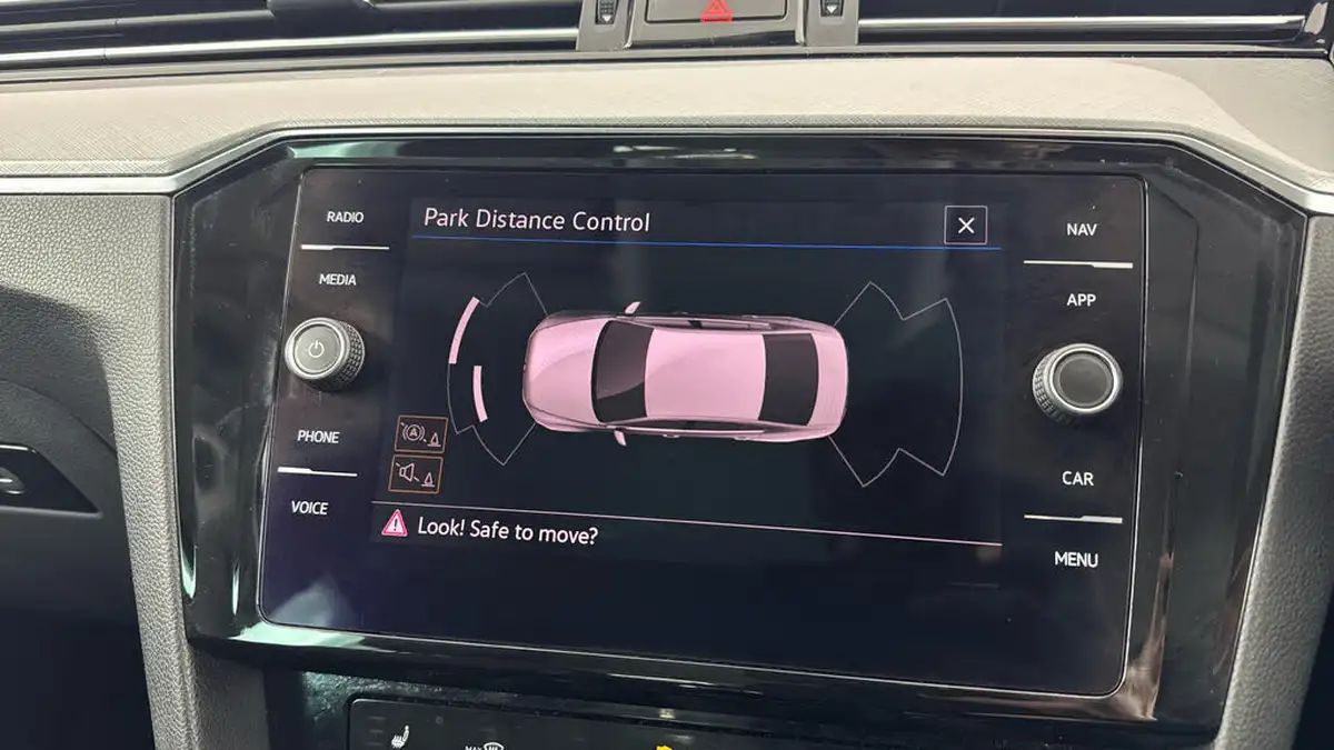 2021-volkswagen-passat-14-tsi-gte-saloon-4d-big-16