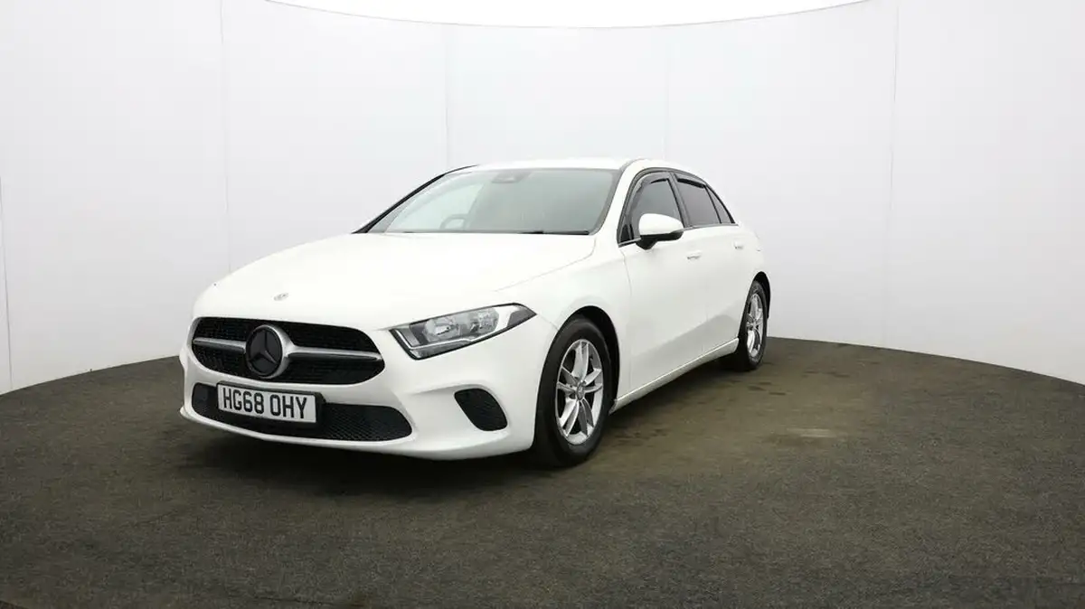 2018-mercedes-benz-a-class-15d-a180d-se-116ps-ss-7g-dct-big-29