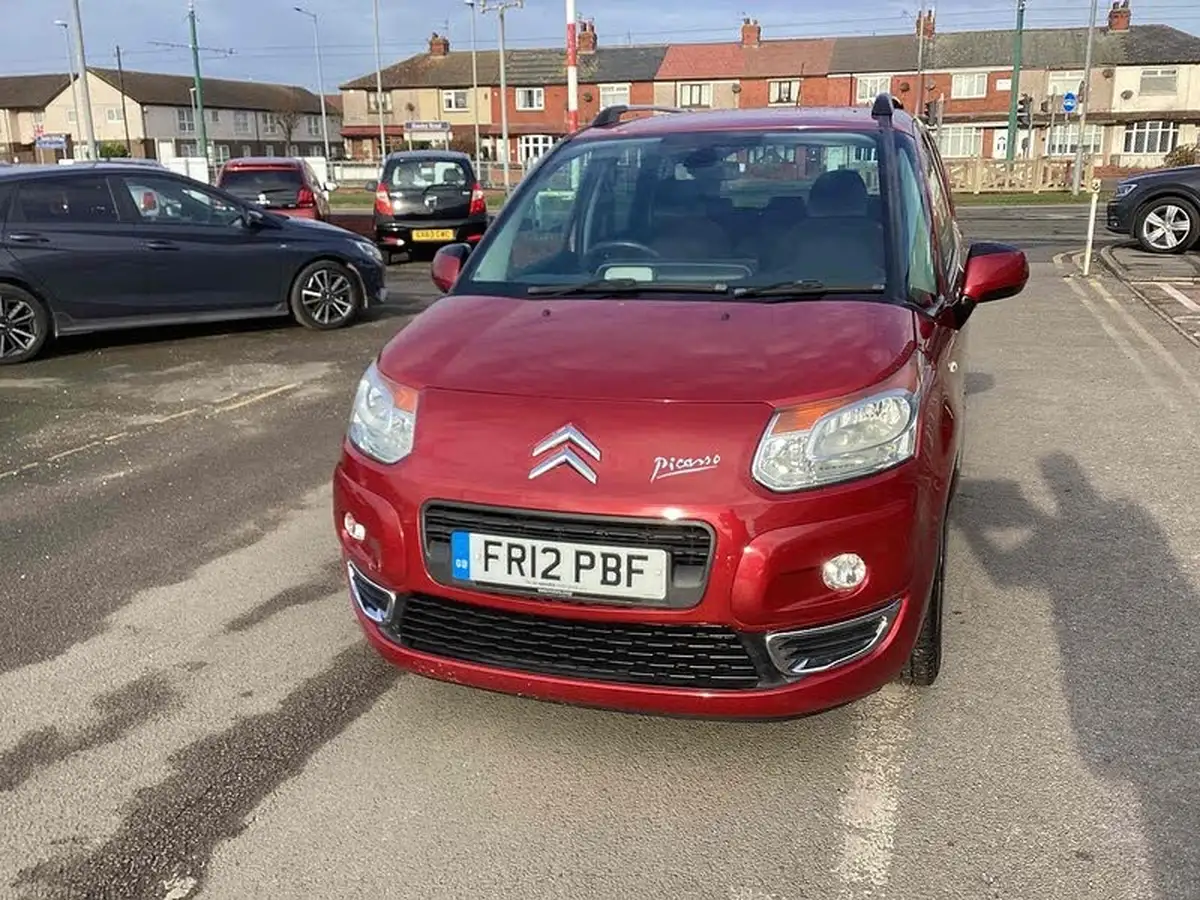 2012-citroen-c3-picasso-16-exclusive-vti-egs6-big-12