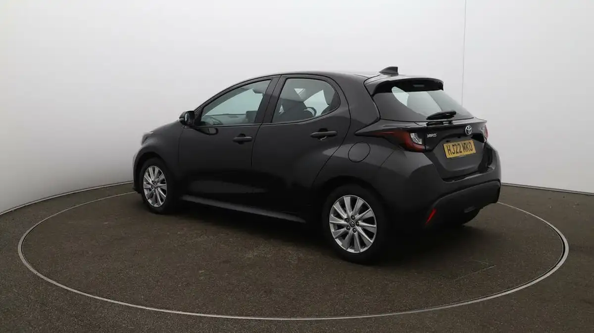 2022-toyota-yaris-15-vvt-i-icon-big-5