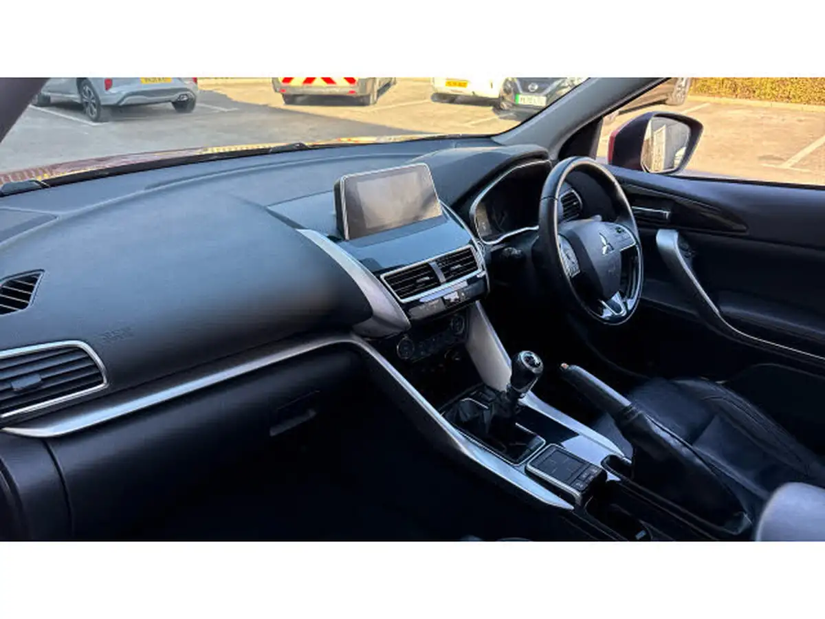 2019-mitsubishi-eclipse-cross-15-4-big-8