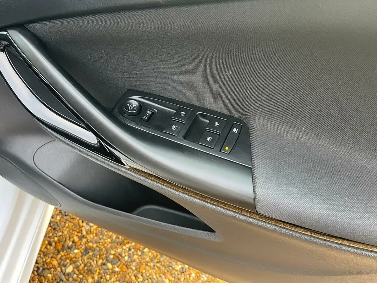 2017-vauxhall-astra-14i-16v-turbo-sri-vx-line-big-13