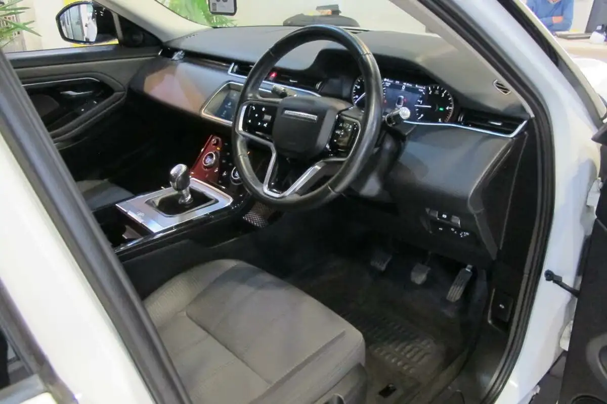 2021-land-rover-range-rover-evoque-20-d165-big-16