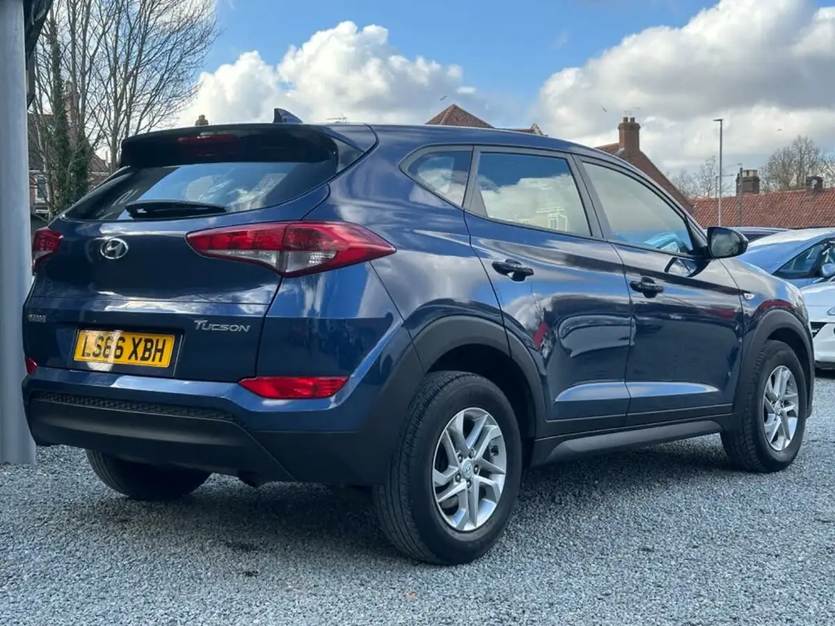 2016-hyundai-tucson-16-gdi-blue-drive-s-big-5