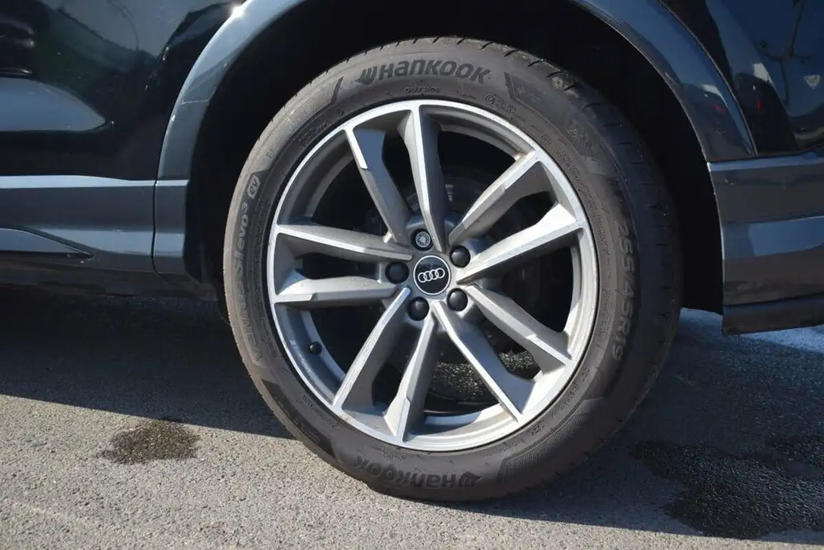 2021-audi-q3-15-35-tfsi-black-edition-codcomfort-sound-pack-station-wagon-big-16