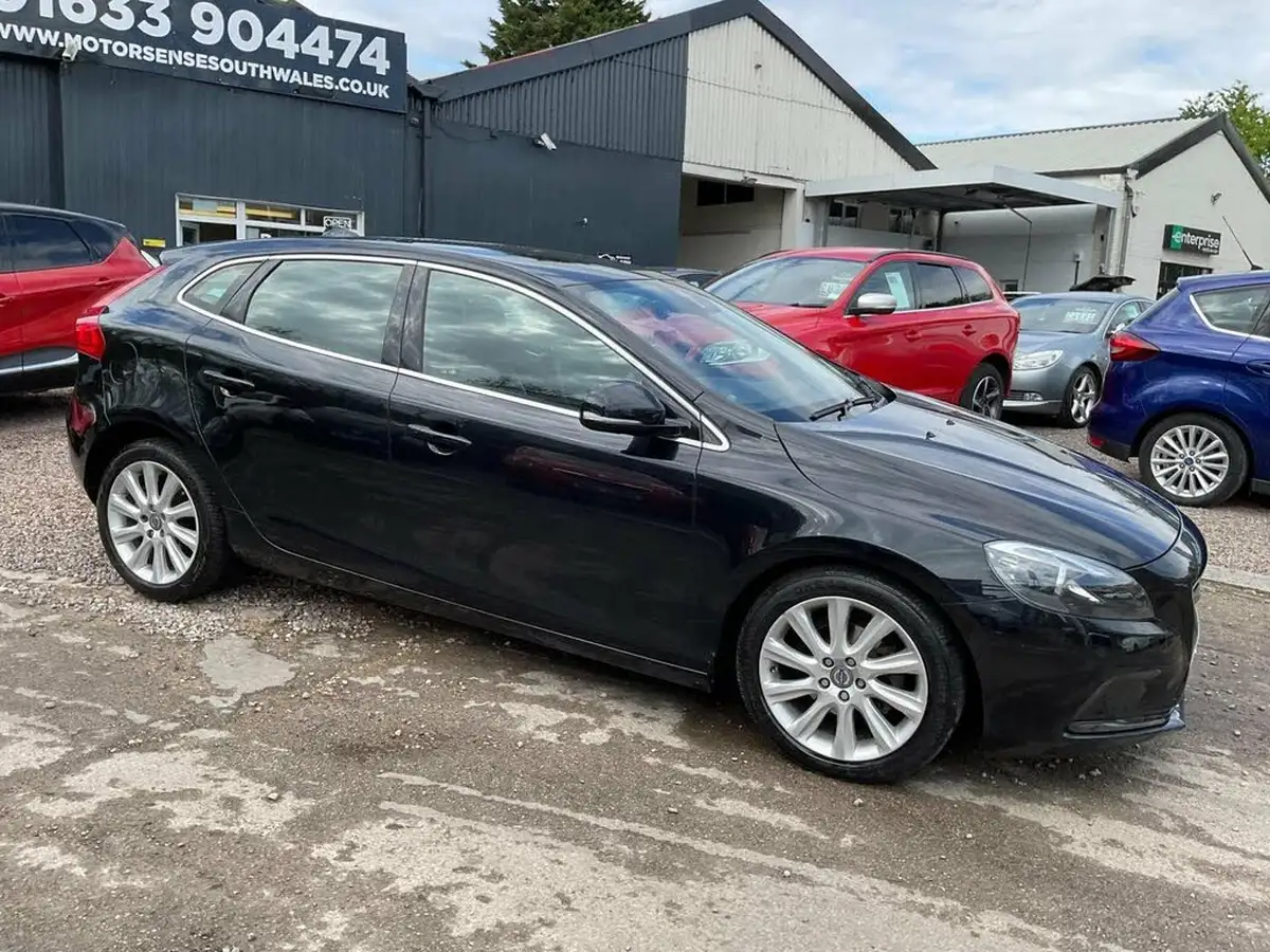 2014-volvo-v40-16td-d2-se-lux-big-55