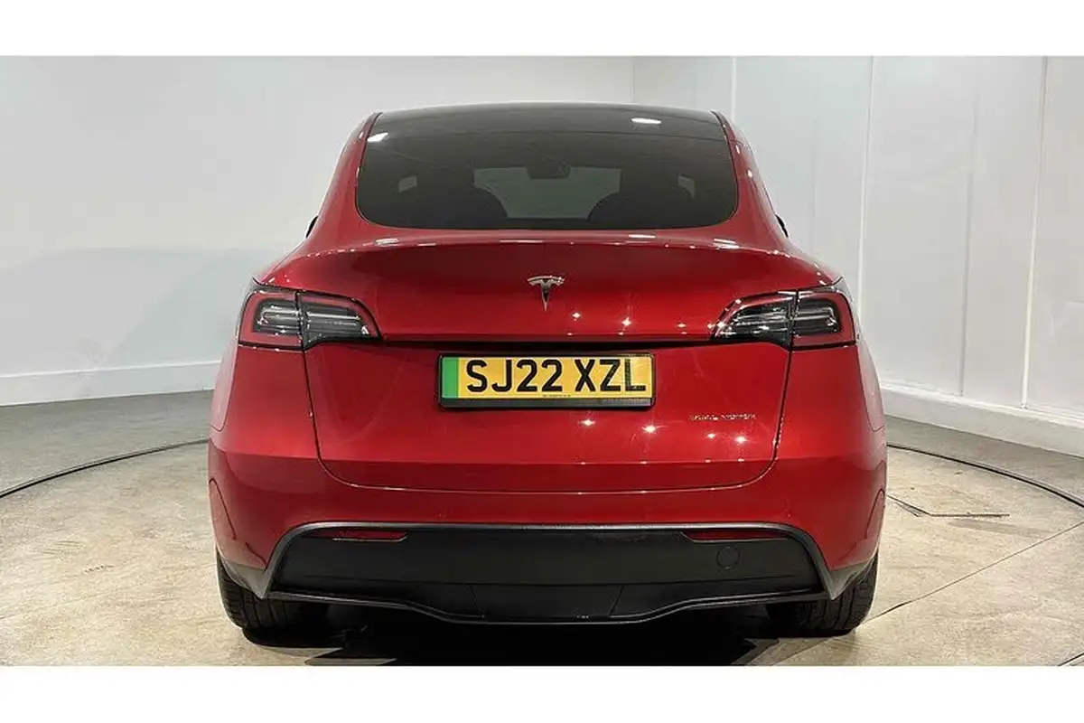 2022-tesla-model-y-e-long-range-big-6