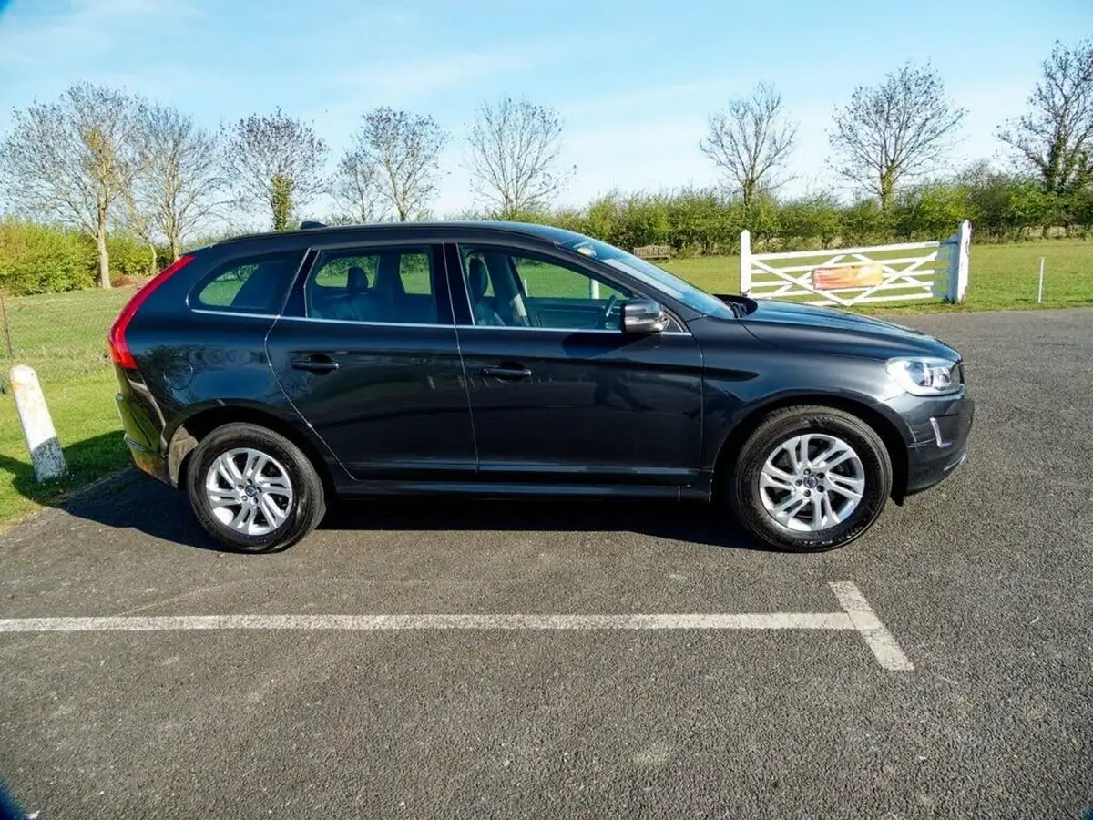 2017-volvo-xc60-24td-d4-se-geartronic-big-22