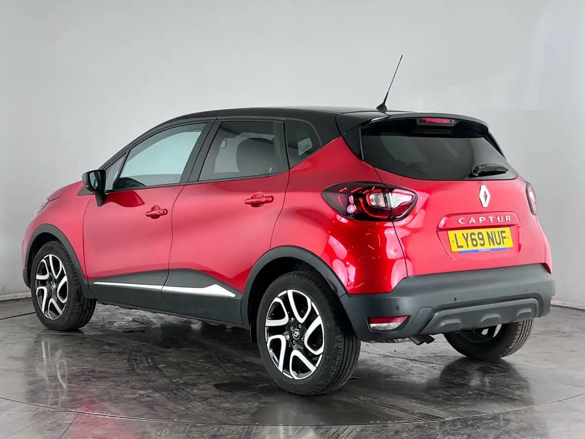 2019-renault-captur-13-tce-iconic-150bhp-ss-edc-auto-big-2
