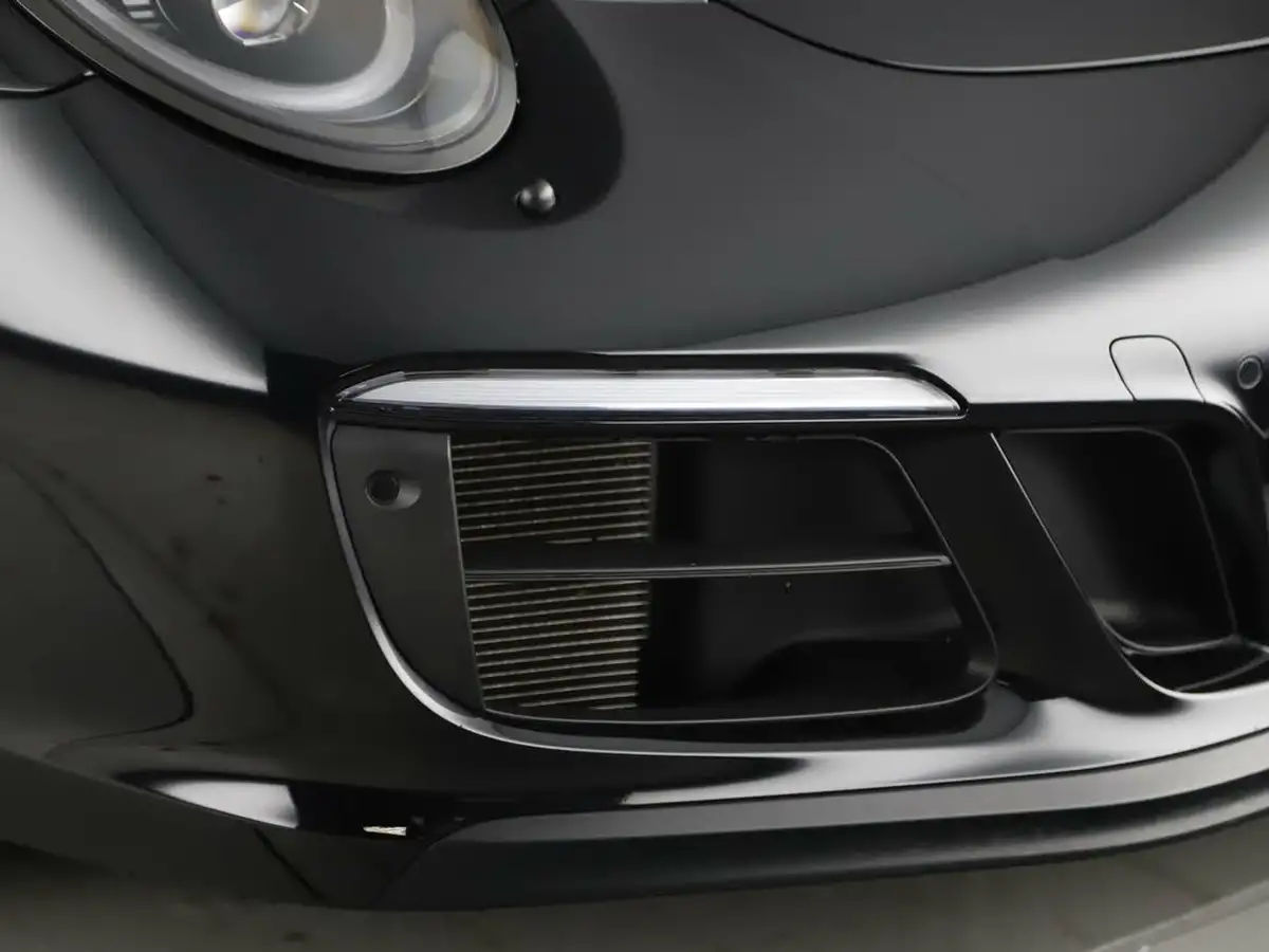 2019-porsche-911-30-carrera-4-gts-coupe-big-32
