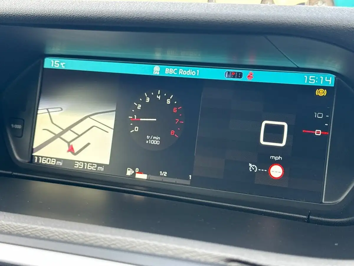2021-citroen-grand-c4-spacetourer-12-puretech-sense-eat8-big-13