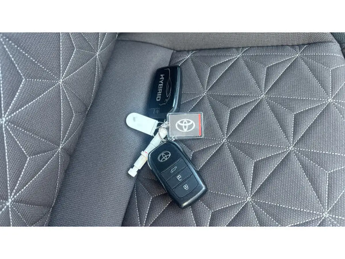2022-toyota-yaris-cross-15-vvt-i-excel-awd-i-big-19