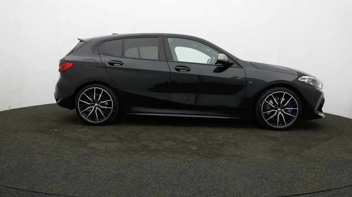 2024-bmw-1-series-20-m135i-xdrive-big-32