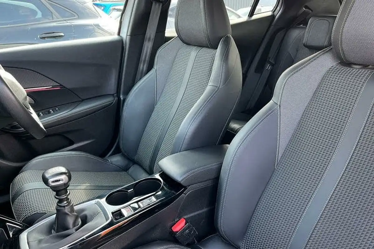 2021-peugeot-2008-suv-15-bluehdi-gt-big-18