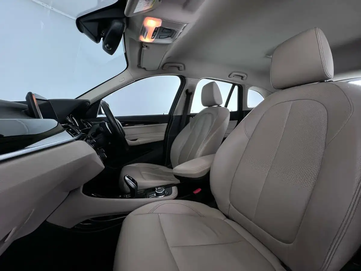 2018-bmw-x1-20-sdrive-20i-xline-ss-big-14