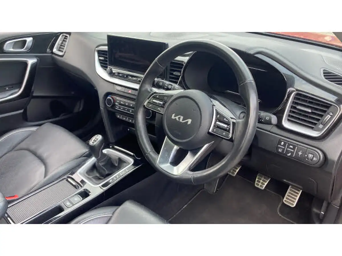 2022-kia-xceed-15-t-gdi-4-big-10