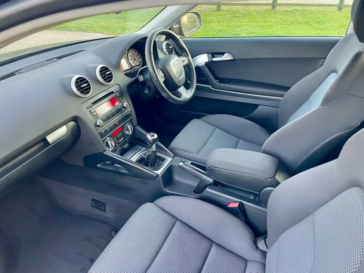 2011-audi-a3-14-sport-tfsi-hatchback-3d-big-46
