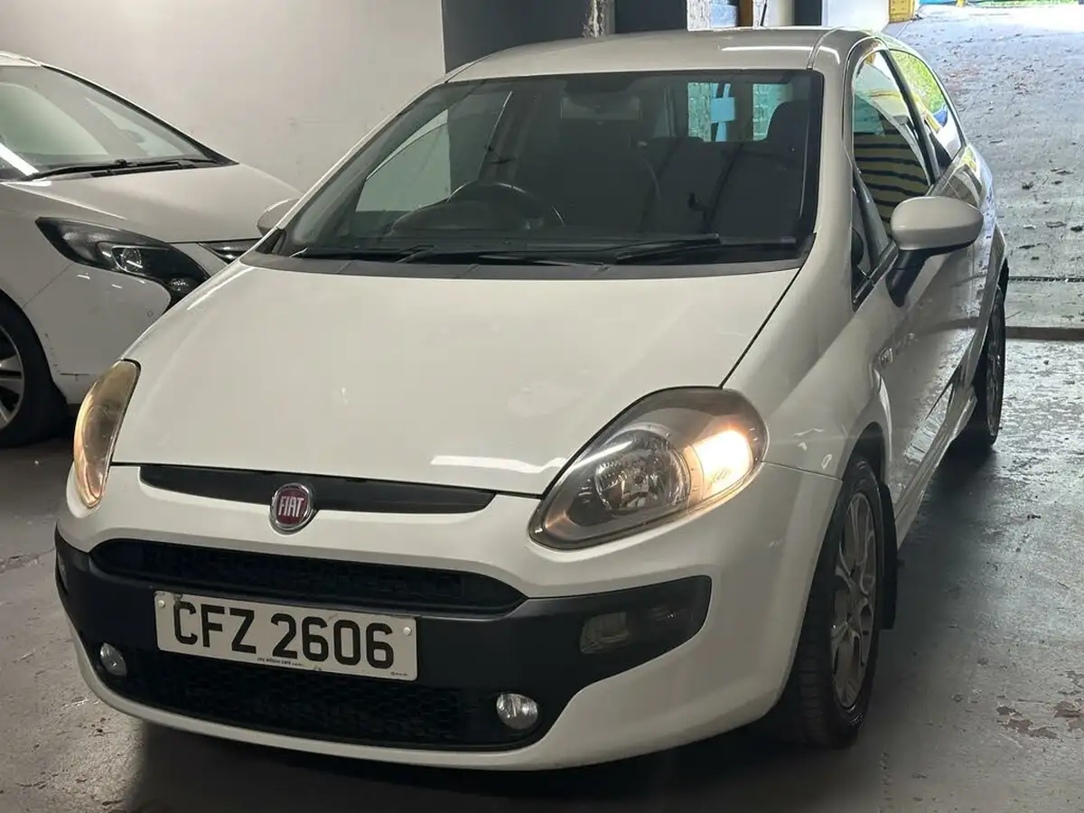 2010-fiat-punto-evo-14-gp-multiair-16v-105-3d-big-6