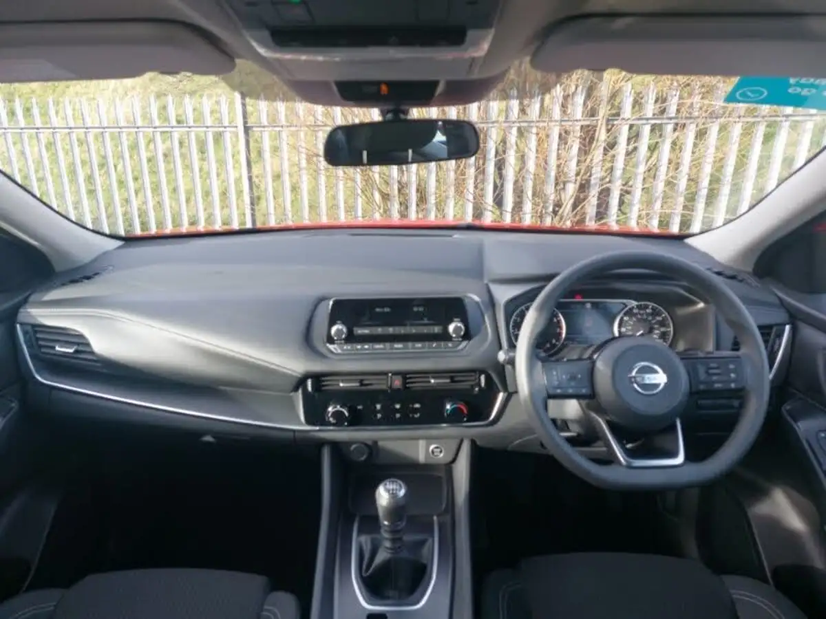 2021-nissan-qashqai-13-dig-t-visia-big-2