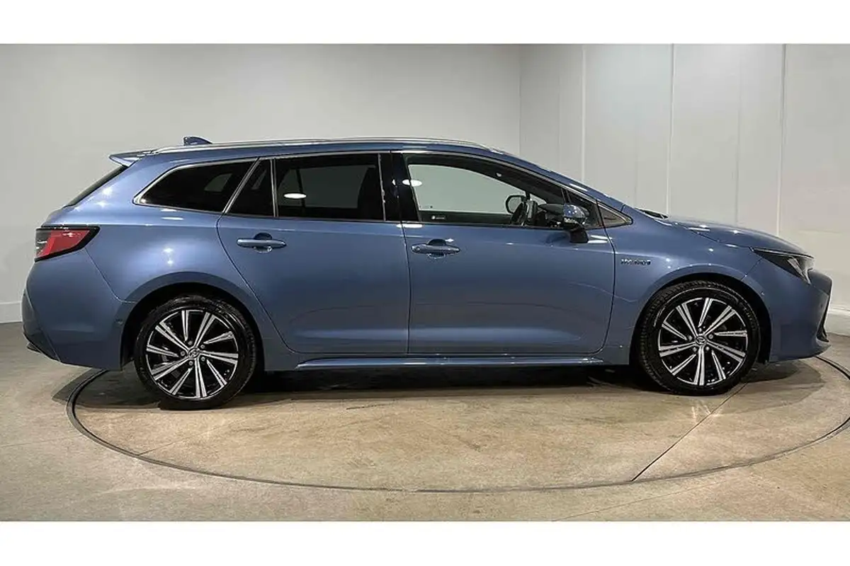 2021-toyota-corolla-18-vvt-i-design-trk-touring-sports-5d-big-3