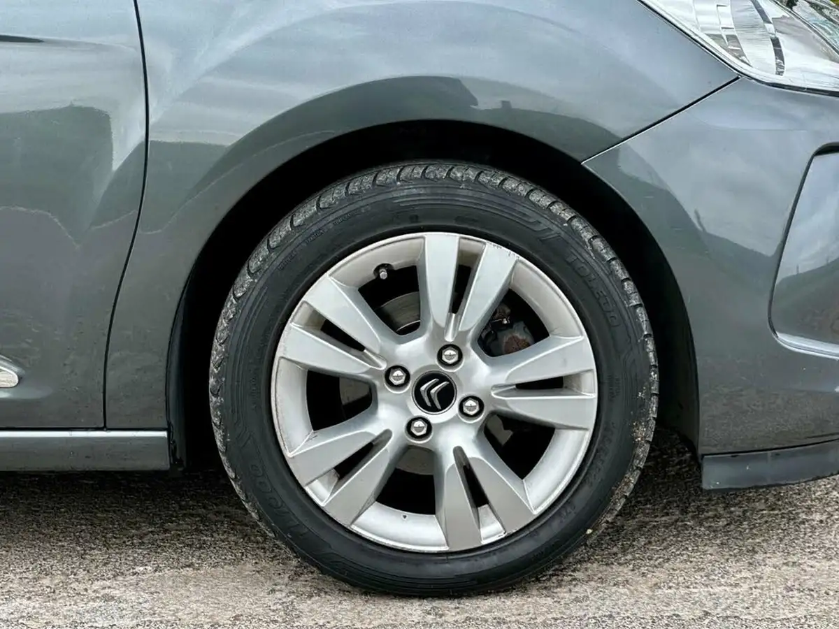 2014-citroen-ds3-16td-dstyle-big-27