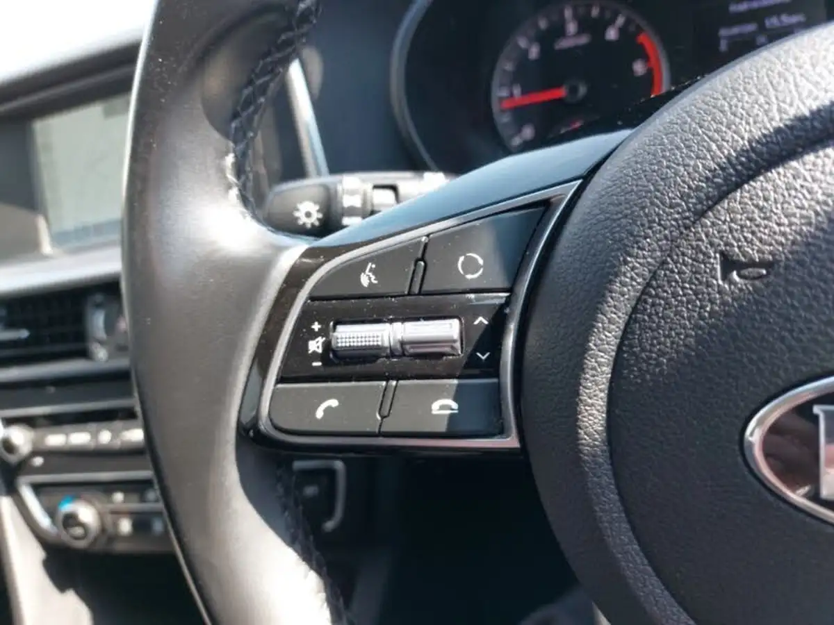 2018-kia-optima-16crdi-2-sportswagon-5d-big-13
