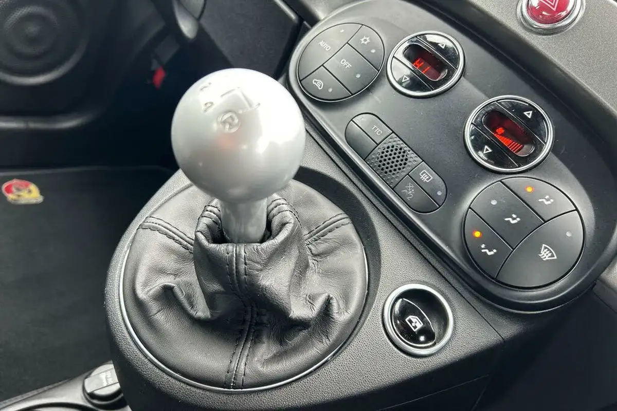 2022-abarth-595-14-tjet-turismo-big-29