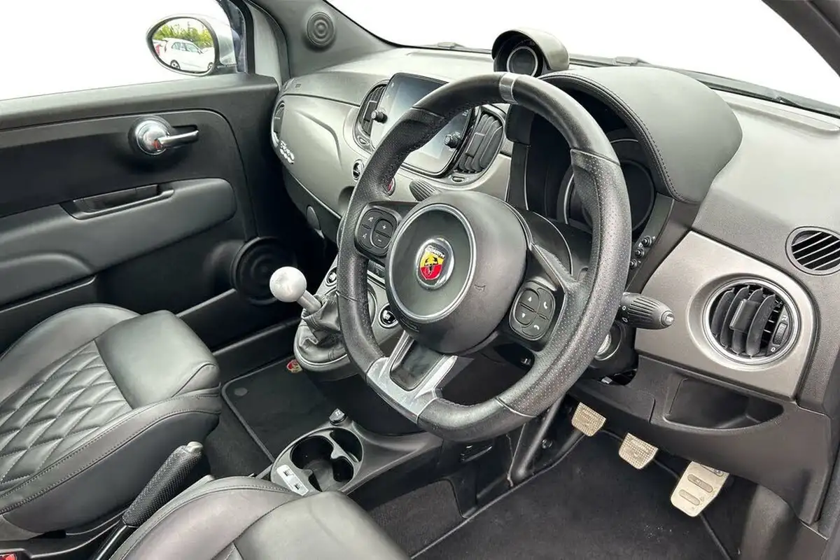 2022-abarth-595-14-tjet-turismo-big-5