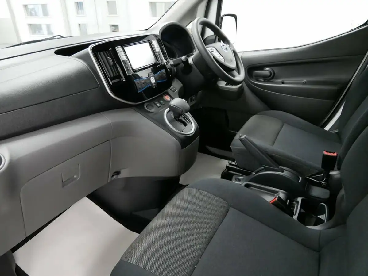 2021-nissan-env200-e-tekna-rapid-panel-van-big-27