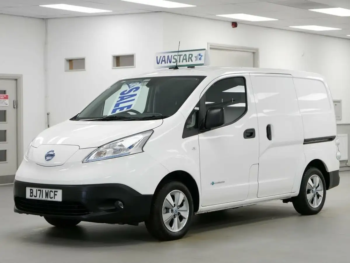 2021-nissan-env200-e-tekna-rapid-panel-van-big-1