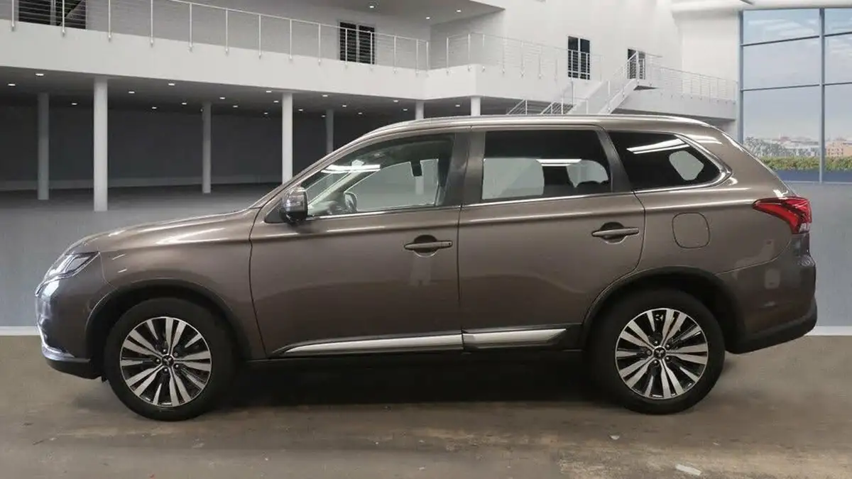 2020-mitsubishi-outlander-20-exceed-big-5