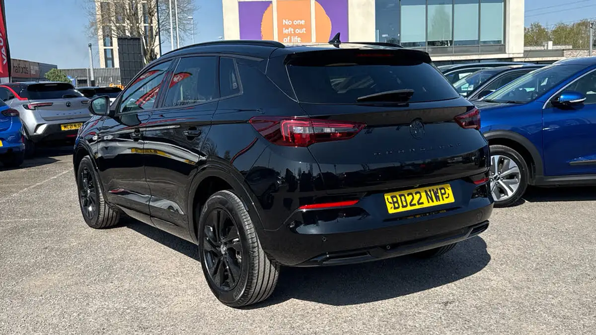2022-vauxhall-grandland-12-gs-line-auto-big-4