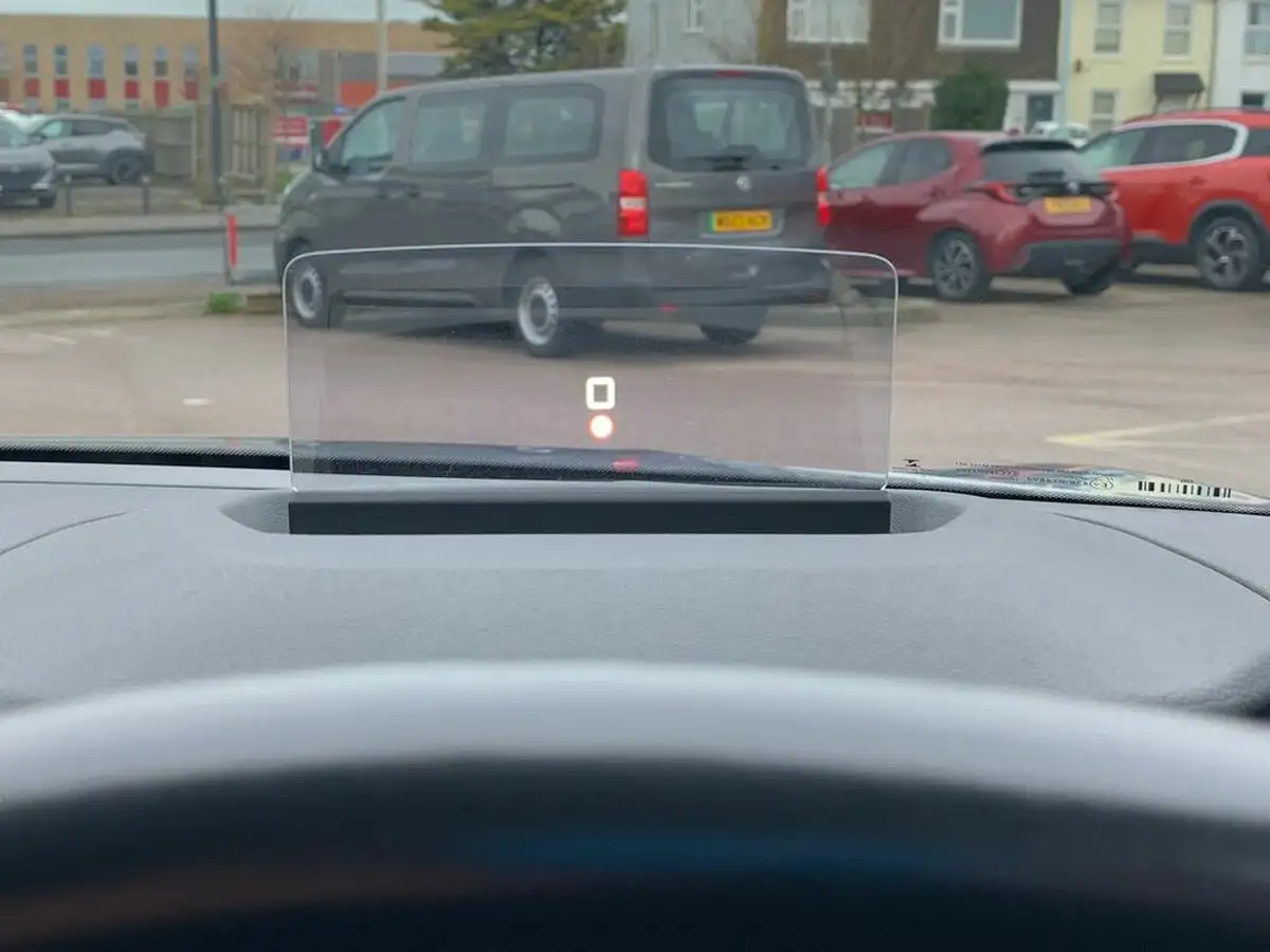 2021-citroen-c4-e-shine-big-38