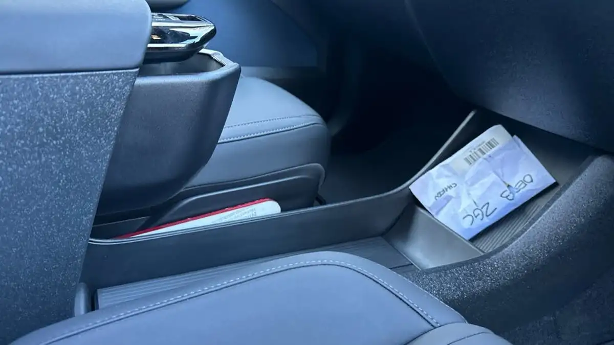 2024-volvo-ex30-e-single-motor-plus-extended-range-big-13