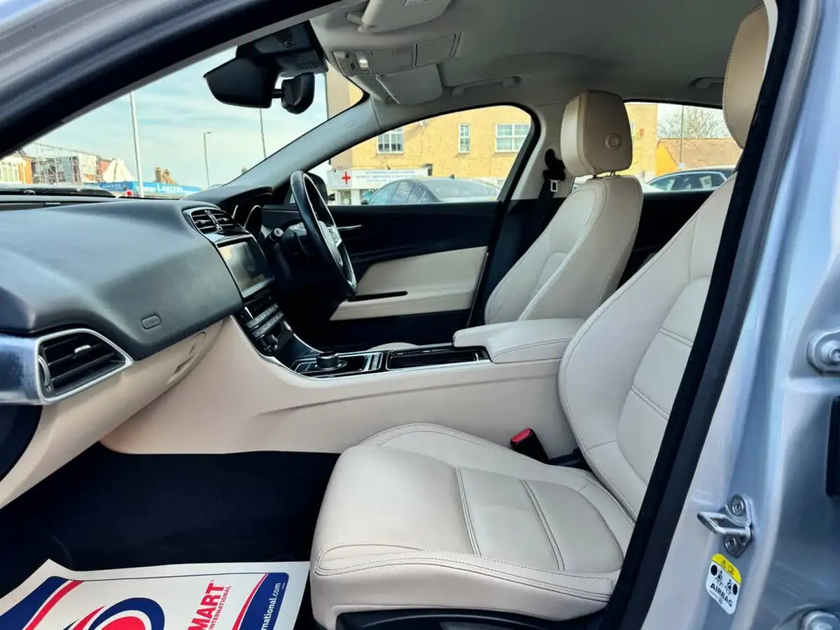 2018-jaguar-xe-20i-prestige-200ps-1997cc-big-20