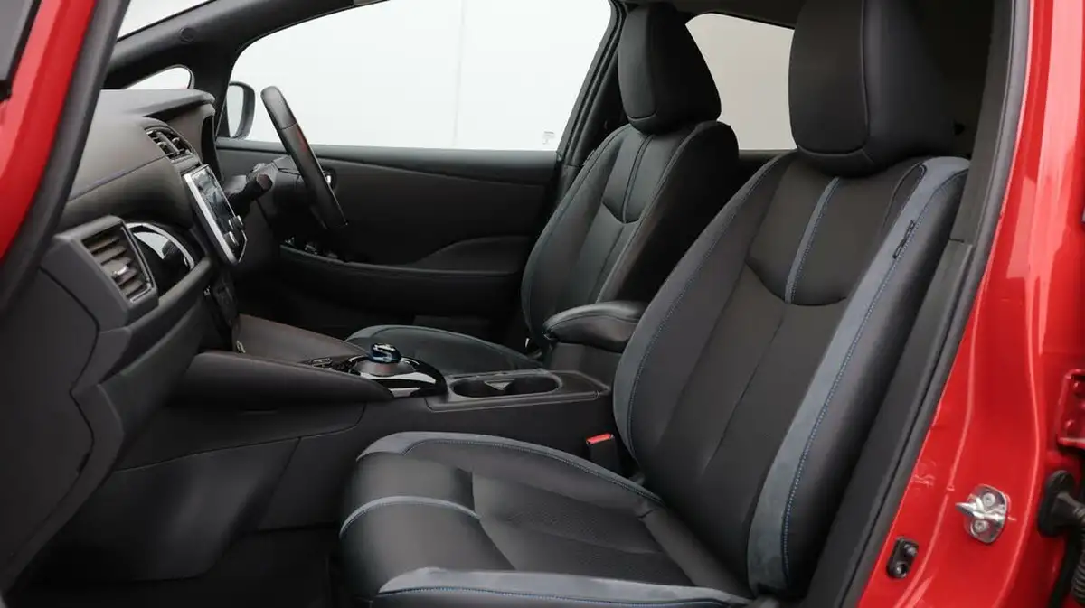 2022-nissan-leaf-e-tekna-big-14