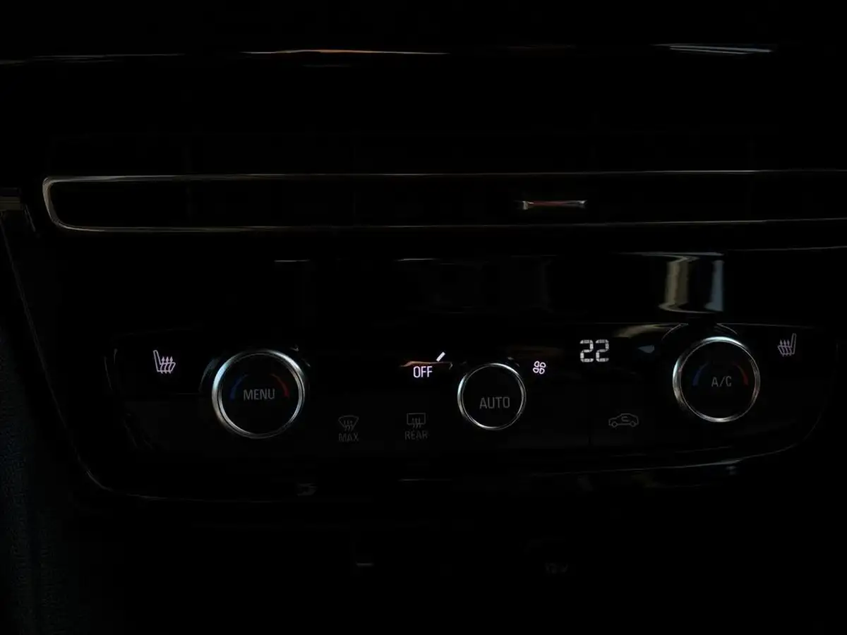 2024-vauxhall-mokka-e-ultimate-electric-big-11