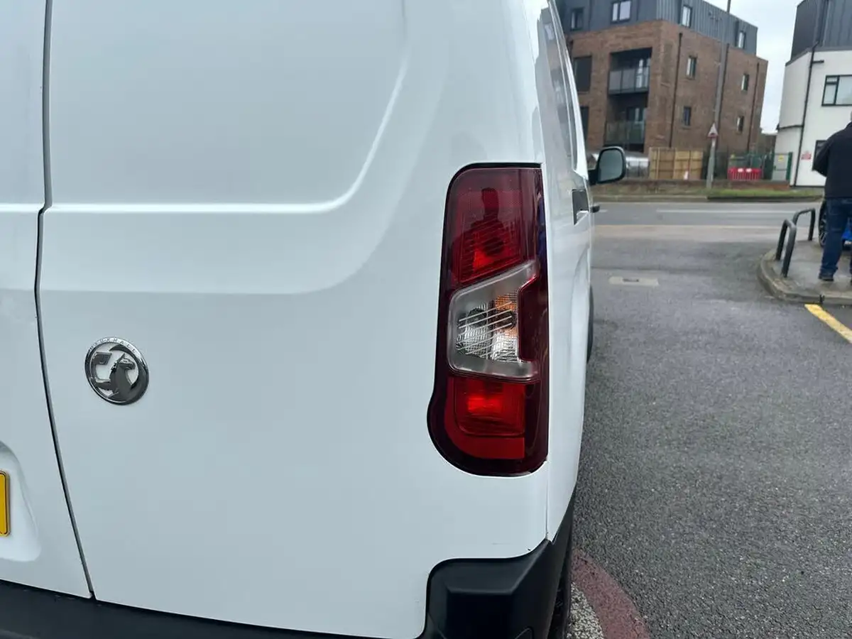 2021-vauxhall-combo-15cdti-dynamic-2300-100pseu6dt-l2h1-panel-big-33