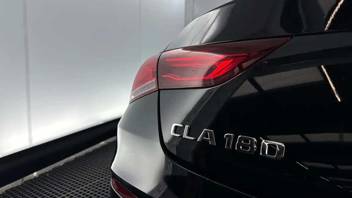 2020-mercedes-benz-cla-13-cla-180-amg-line-premium-plus-coupe-4d-big-25