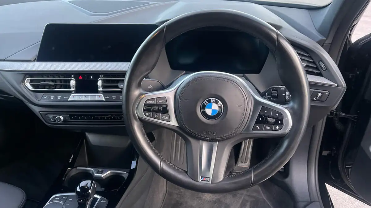 2023-bmw-1-series-15-118i-m-sport-lcp-dct-big-15