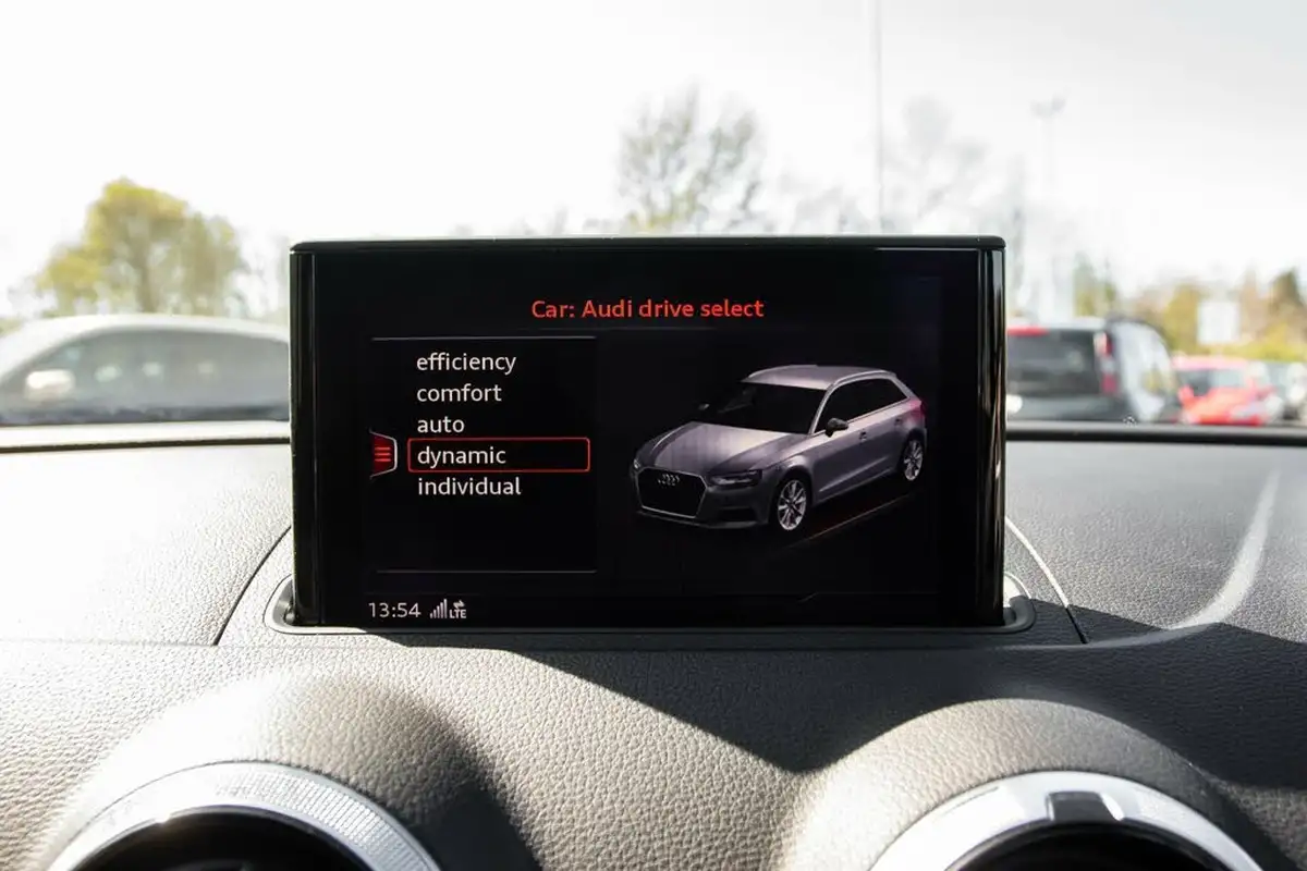 2019-audi-a3-15-35-tfsi-s-line-cod-ss-sportback-5d-big-26