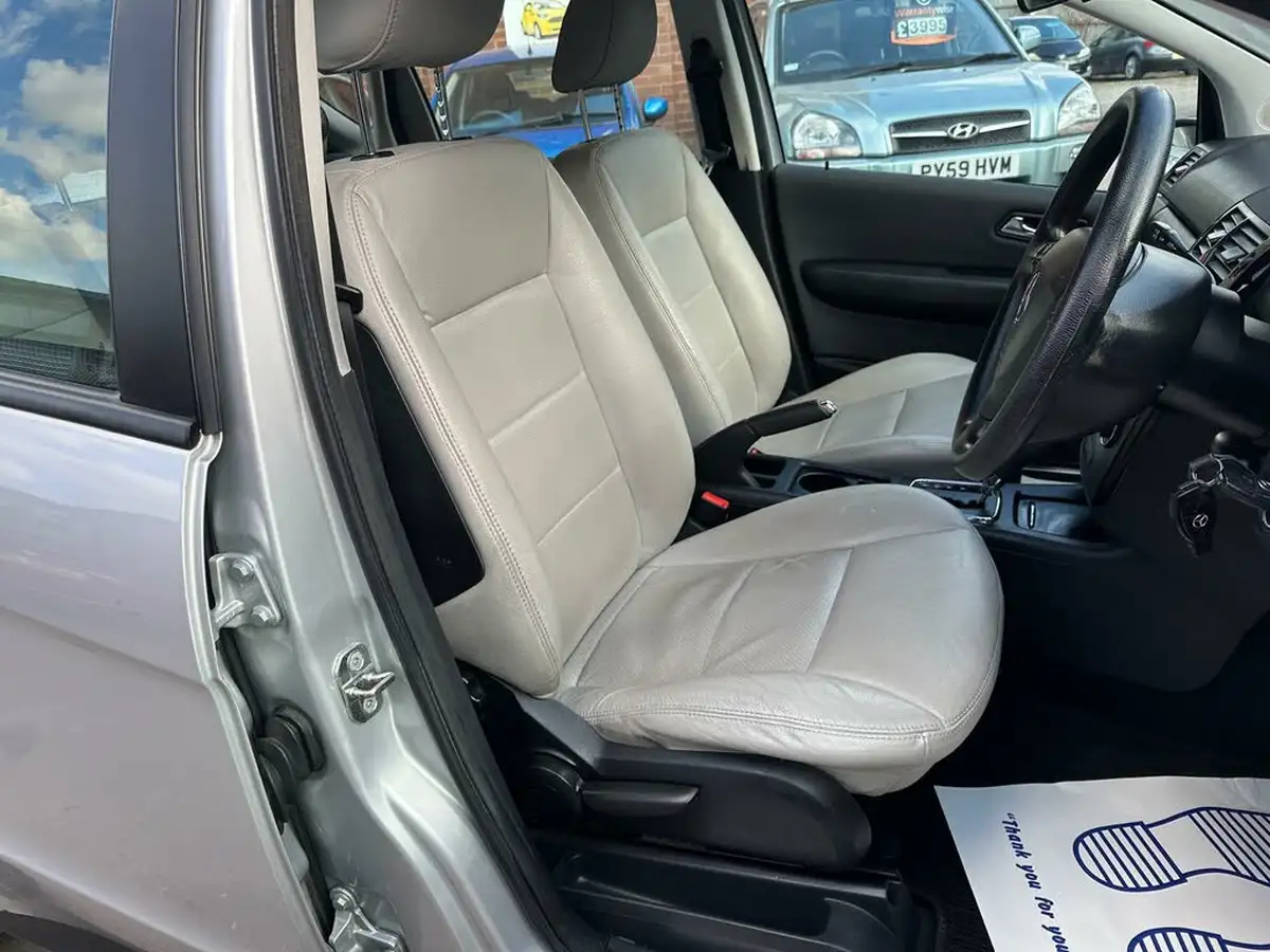 2010-mercedes-benz-a-class-15-a160-classic-se-5d-cvt-big-14