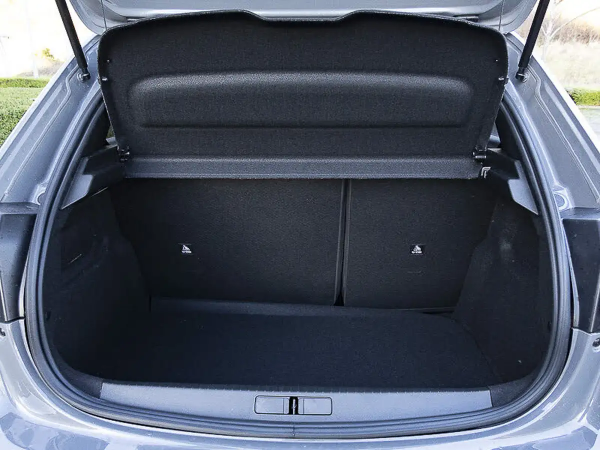 2025-peugeot-208-12-puretech-allure-big-17