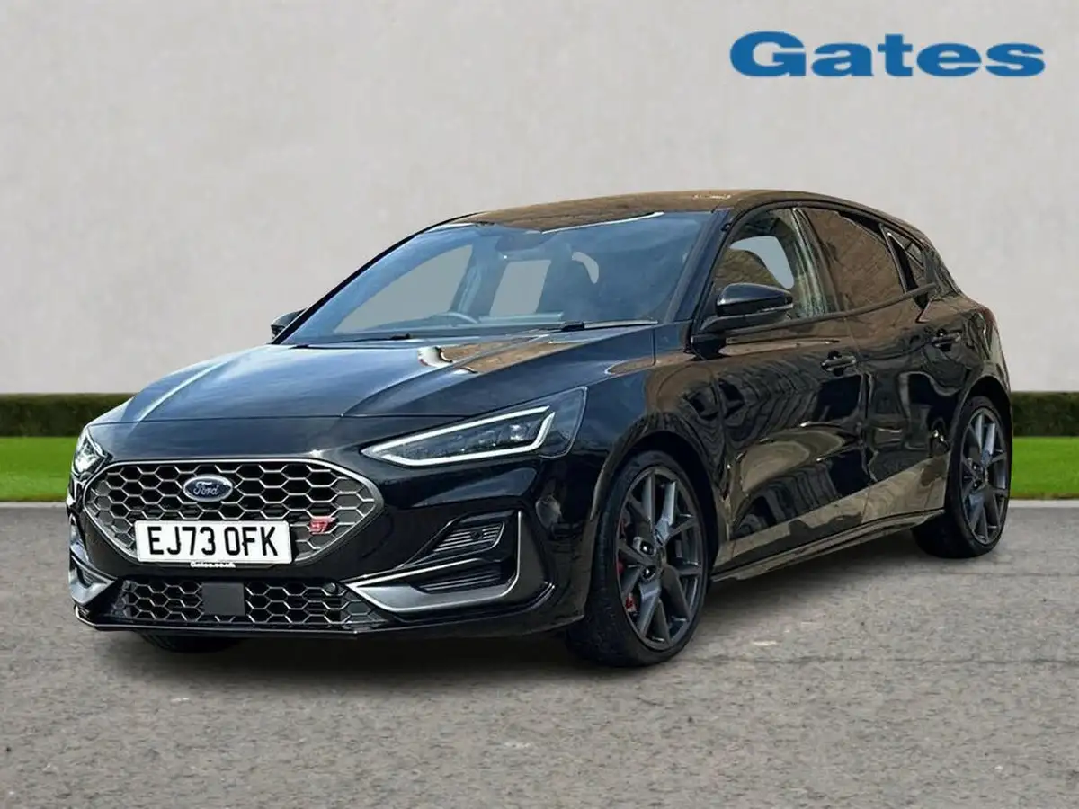 2023-ford-focus-23t-st-hatchback-big-2