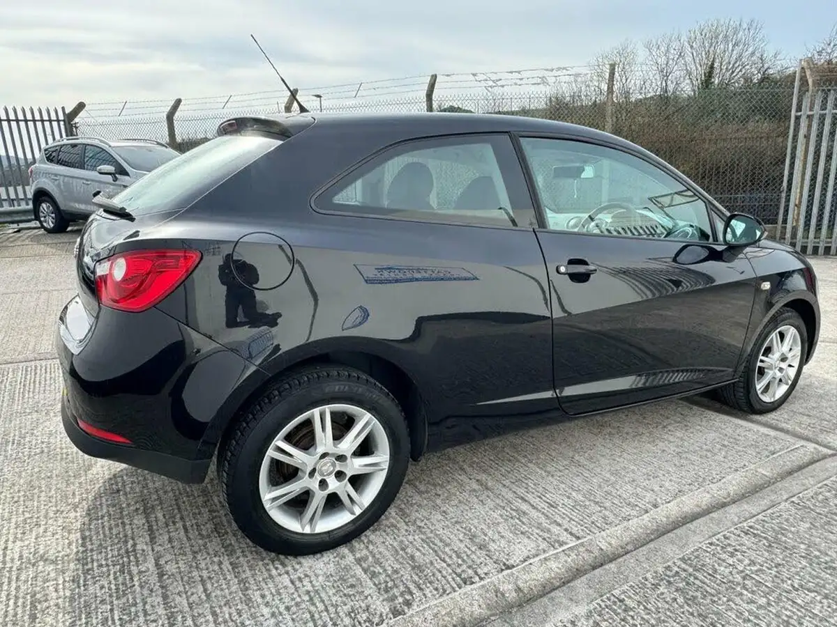 2010-seat-ibiza-14-se-85-sportcoupe-hatchback-3d-big-7
