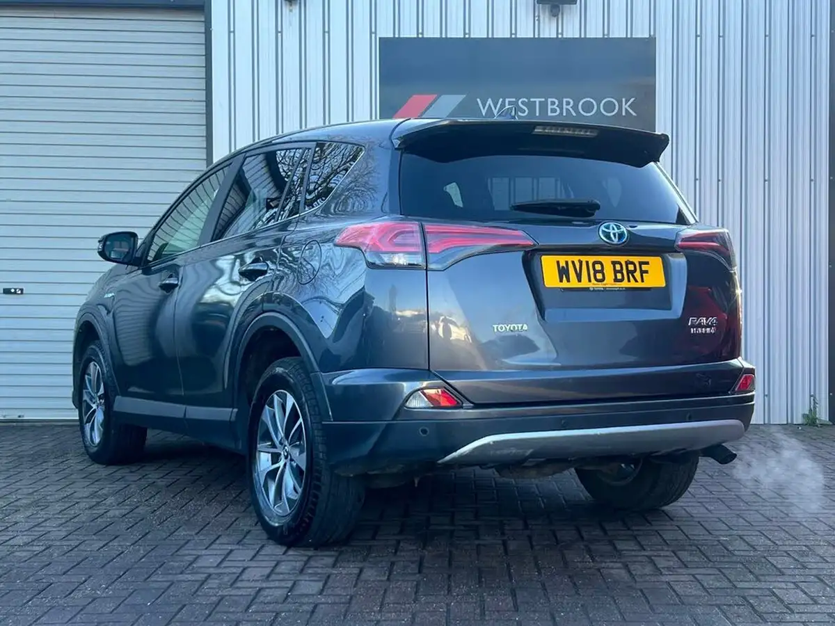 2018-toyota-rav4-25-vvt-i-icon-tech-big-8