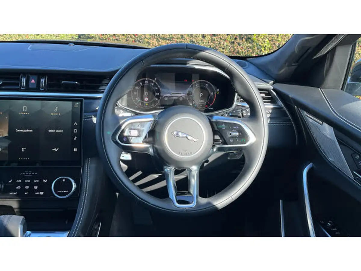 2024-jaguar-f-pace-20-d200-r-dynamic-hse-black-big-14