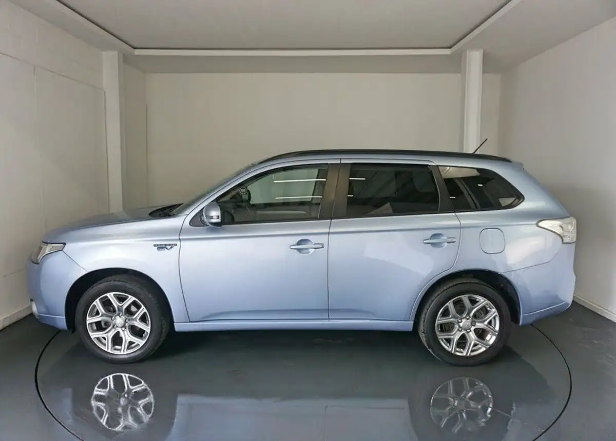 2015-mitsubishi-outlander-20-gx3h-phev-5st-big-4